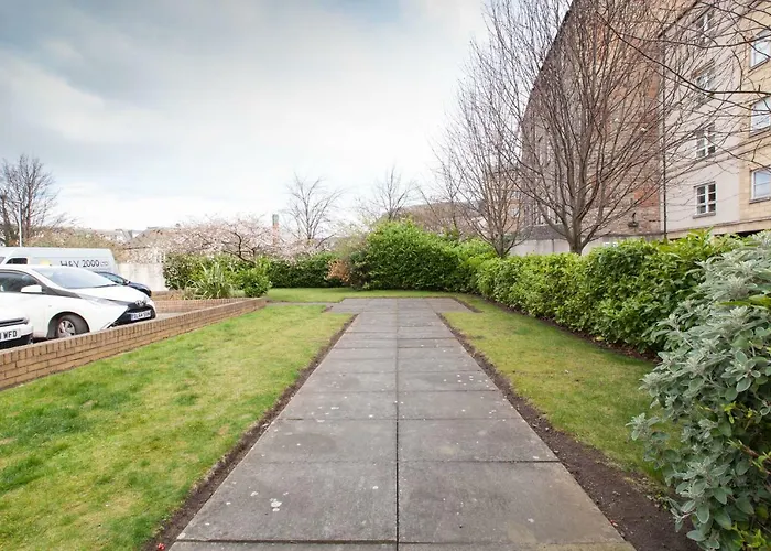 Amazing Apartments - Annandale St Near The Playhouse - Free Parking