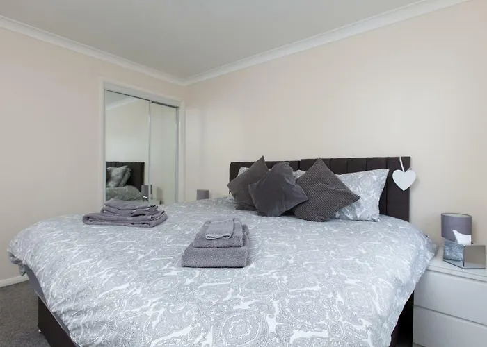 Amazing Apartments - Annandale St Near The Playhouse - Free Parking